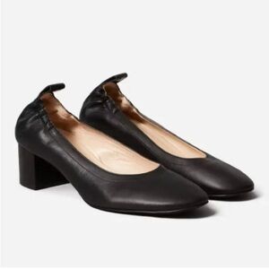 Everlane Black Italian Leather Day Heel in Size 7